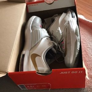 KD 7 Aunt Pearls size 4.5